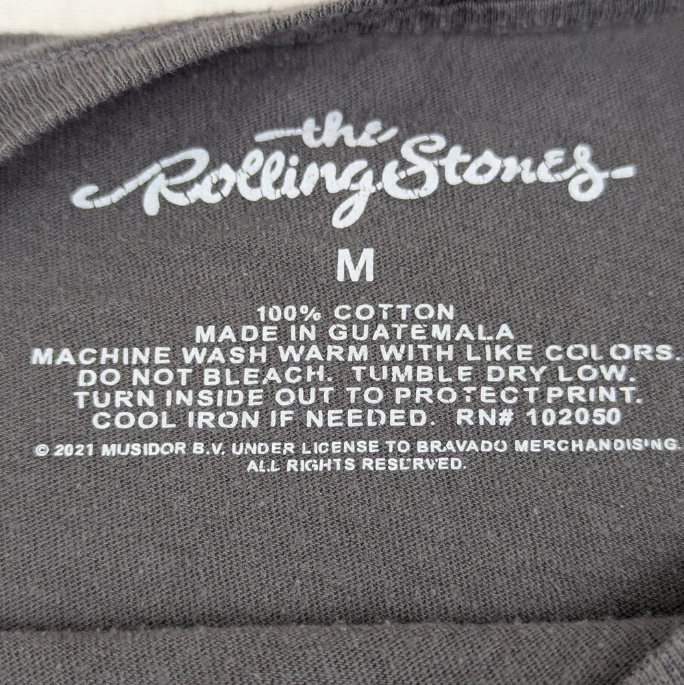 the Rolling Stones 9 Multi colored Tongues  Grey Tee Size Medium